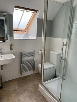 Tek Kişilik Oda, Ortak Banyo
