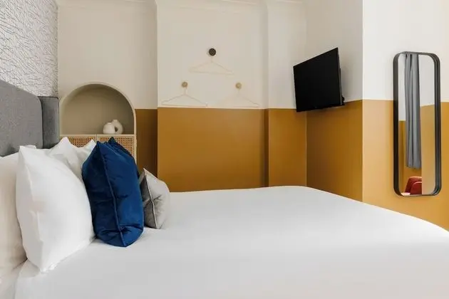 Tek Büyük Yataklı Oda, Manzarasız