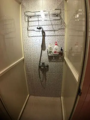 Family Dört Kişilik Oda, Ortak Banyo