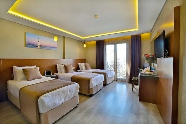 Üç Kişilik Oda