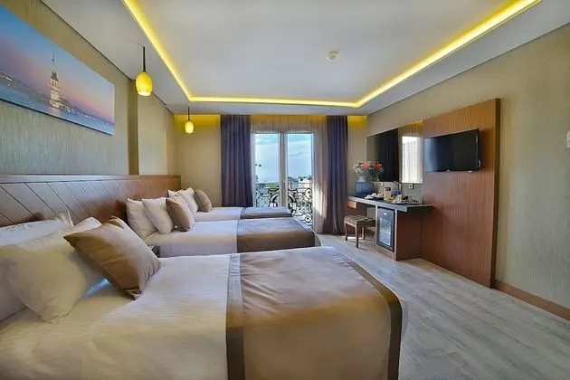 Üç Kişilik Oda