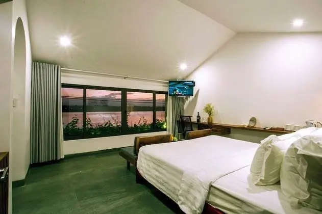 Deluxe Tek Büyük Yataklı Oda, Nehir Manzaralı