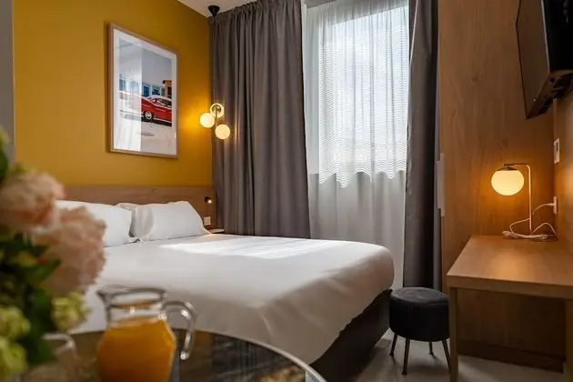 City Tek Büyük Yataklı Oda