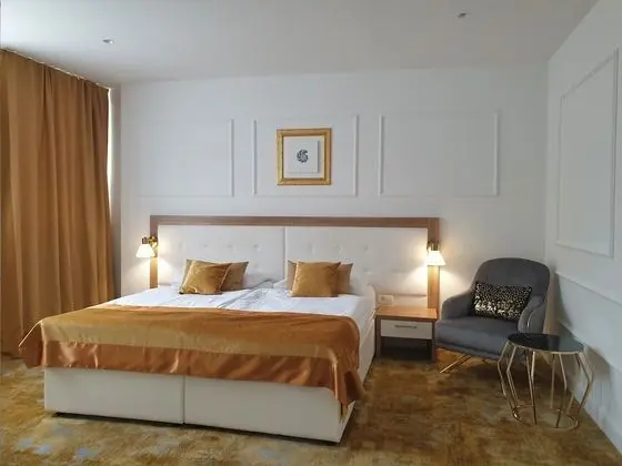 Comfort Tek Büyük veya İki Ayrı Yataklı Oda