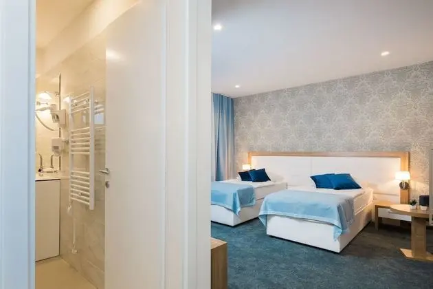 Comfort Tek Büyük veya İki Ayrı Yataklı Oda