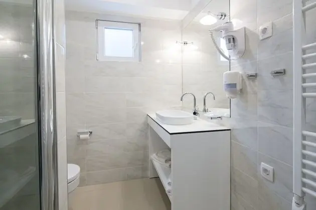 Comfort Tek Büyük veya İki Ayrı Yataklı Oda