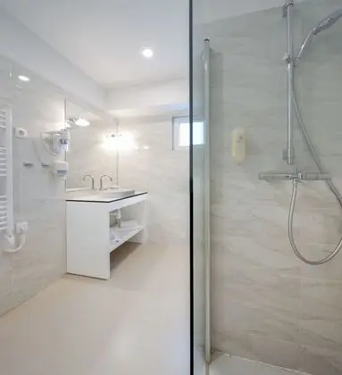 Comfort Tek Büyük veya İki Ayrı Yataklı Oda