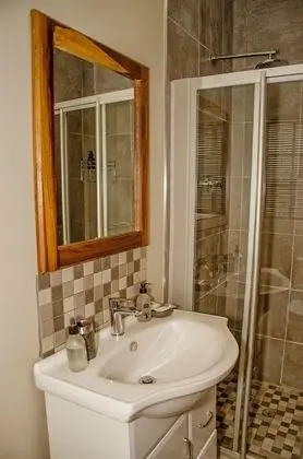 Comfort Tek Büyük Yataklı Oda (Cape Teak)