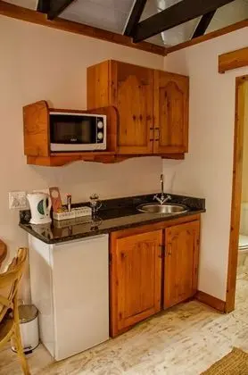 Comfort Tek Büyük Yataklı Oda (Rose Wood)