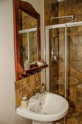 Comfort Tek Büyük Yataklı Oda (Rose Wood)