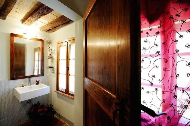 Standard Tek Büyük Yataklı Oda, Ortak Banyo, Bahçe Manzaralı (Corniolo)