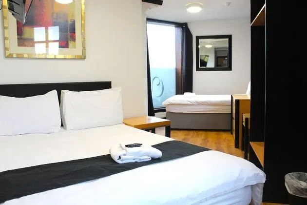 Deluxe Üç Kişilik Oda