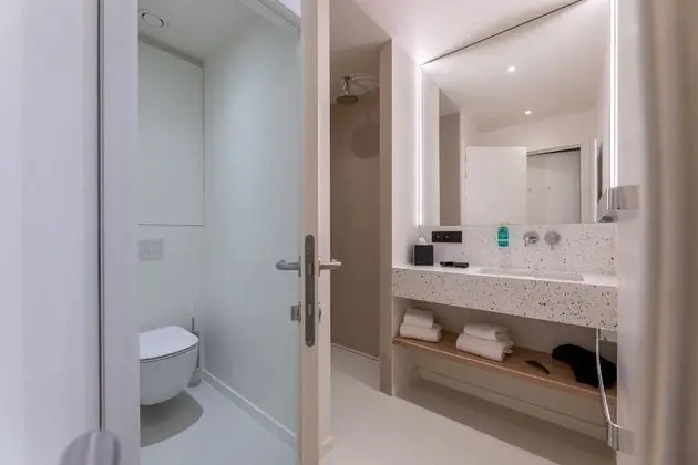 Deluxe Tek Büyük veya İki Ayrı Yataklı Oda