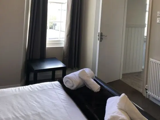 Premium Tek Büyük Yataklı Oda, Banyolu/Duşlu