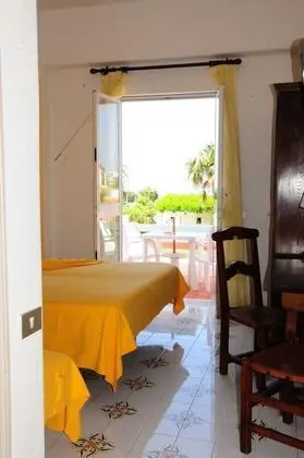 Tek Büyük veya İki Ayrı Yataklı Oda, Balkon