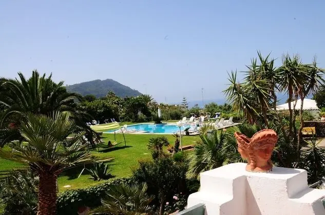 Tek Büyük veya İki Ayrı Yataklı Oda, Balkon