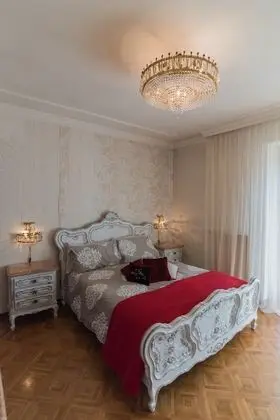 Classic Tek Büyük Yataklı Oda