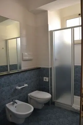 Üç Kişilik Oda