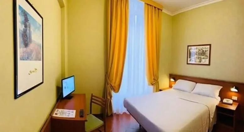 Standard Tek Büyük Yataklı Oda