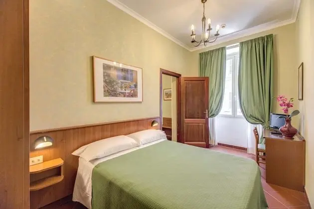 Standard Tek Büyük Yataklı Oda