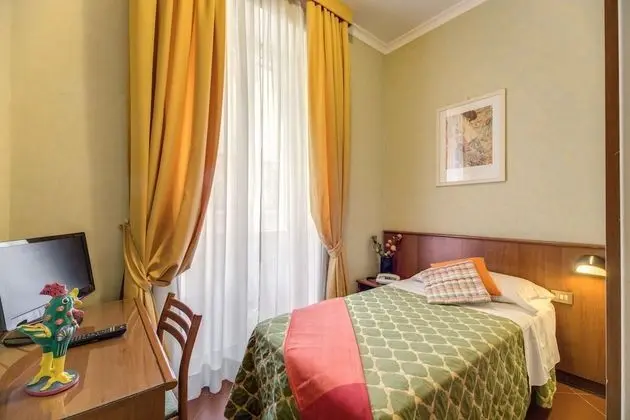 Standard Üç Kişilik Oda