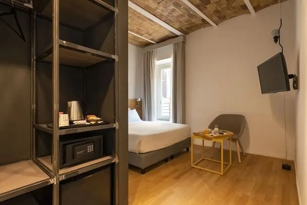 Standard Tek Büyük Yataklı Oda