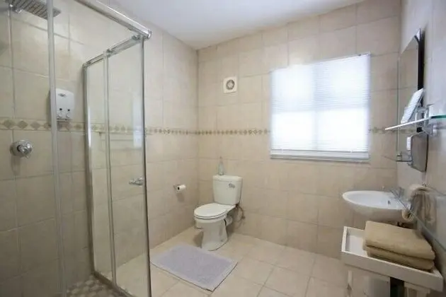 Standard Tek Büyük Yataklı Oda ( Pool facing)