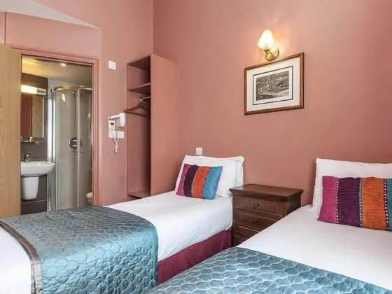 Standard Tek Büyük veya İki Ayrı Yataklı Oda