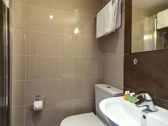 Standard Tek Büyük veya İki Ayrı Yataklı Oda