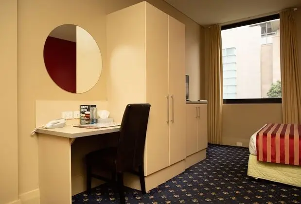 Üç Kişilik Oda
