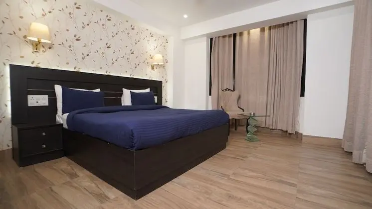 Deluxe Tek Büyük Yataklı Oda