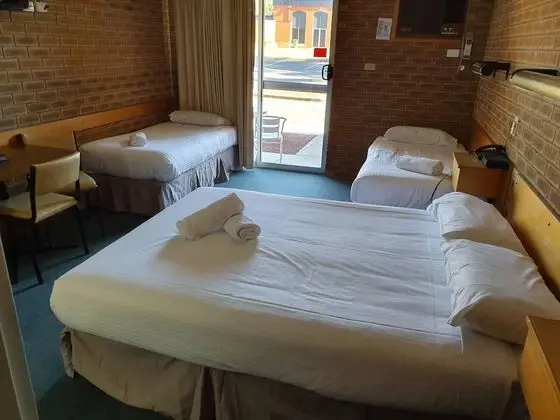 Standard Süit, 1 Yatak Odası, Sigara İçilmez, Küçük Mutfak (Triple Room)