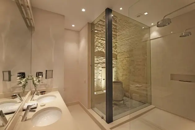 Grand Deluxe Room