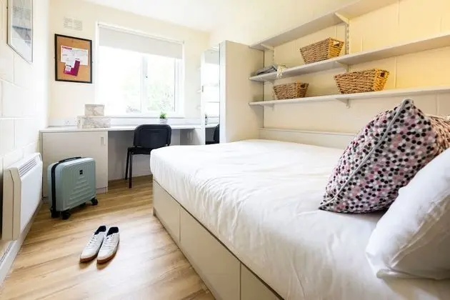 4 Bedroom Apartment