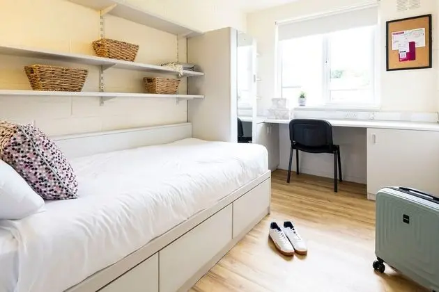 4 Bedroom Apartment