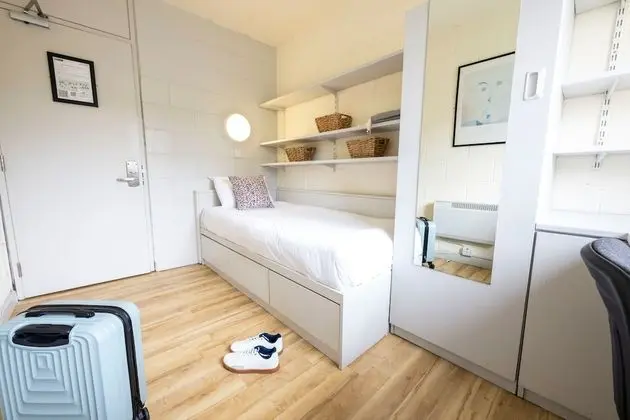 4 Bedroom Apartment