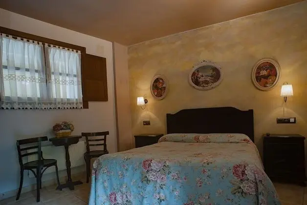 Tek Büyük Yataklı Oda, 1 Çift Kişilik Yatak