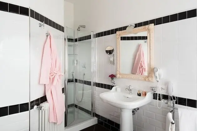 Superior Tek Büyük veya İki Ayrı Yataklı Oda