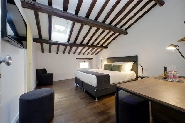 Classic Tek Büyük veya İki Ayrı Yataklı Oda