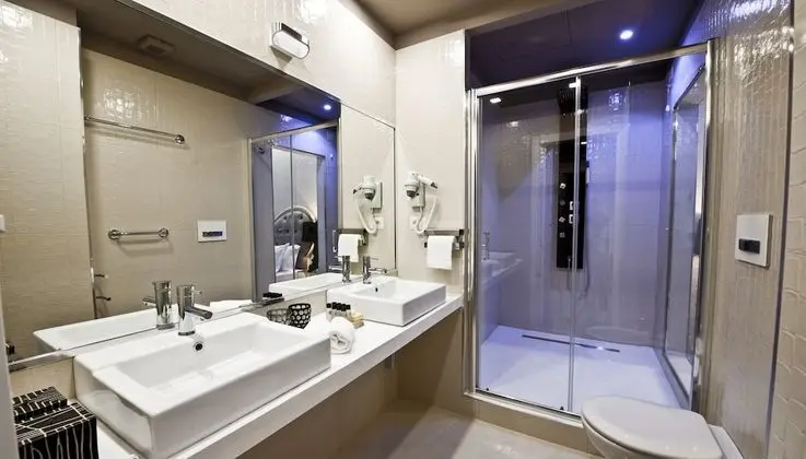 Honeymoon Oda, Sıcak Su Havuzu