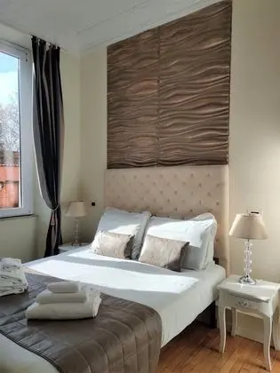 Deluxe Tek Büyük Yataklı Oda