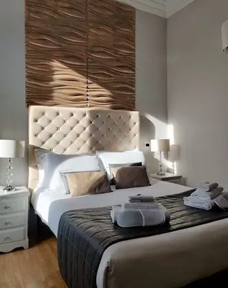 Deluxe Tek Büyük Yataklı Oda