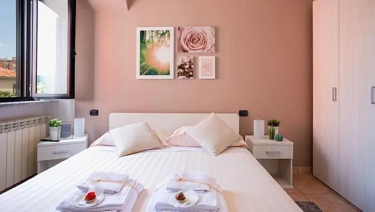 Tek Büyük Yataklı Oda (Sofia)