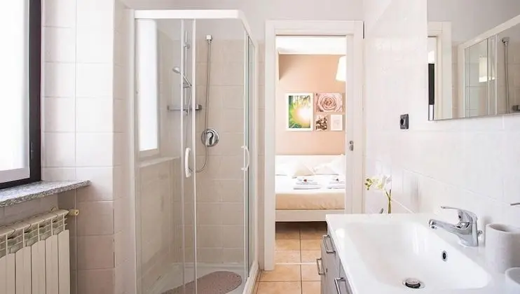 Tek Büyük Yataklı Oda (Sofia)