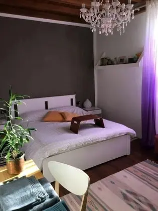 Tek Büyük Yataklı Oda, Ortak Banyo (2)