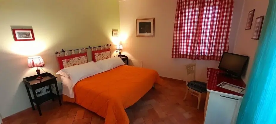 Süit, 1 Çift Kişilik Yatak, Üzüm Asması Manzaralı