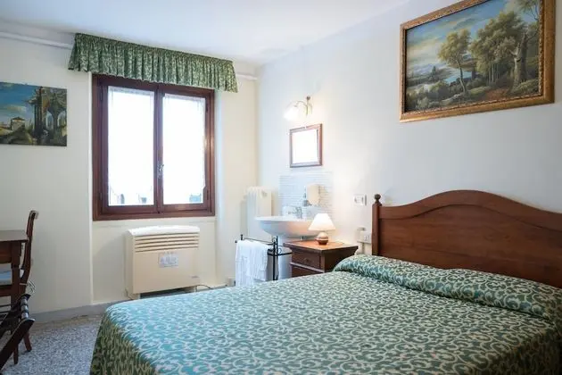 Tek Büyük Yataklı Oda, Ortak Banyo