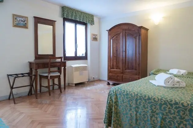 Tek Büyük Yataklı Oda, Ortak Banyo