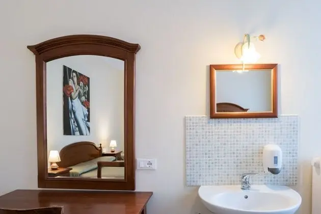 Tek Büyük Yataklı Oda, Ortak Banyo