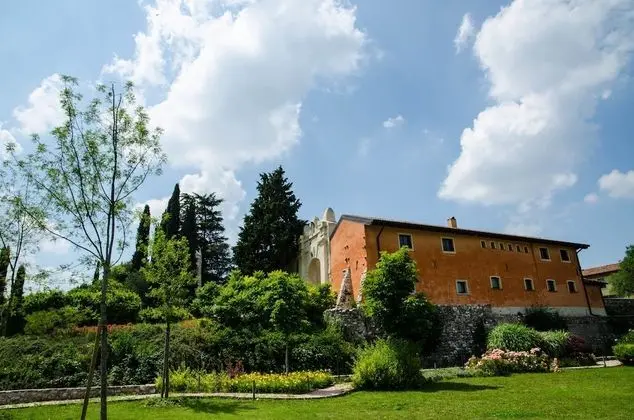 Classic Tek Büyük veya İki Ayrı Yataklı Oda